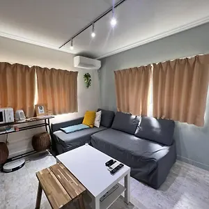 Airstar Hakata House アパート 福岡市
